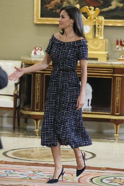 Королева Летиция вышла в свет в платье за 1500 рублей