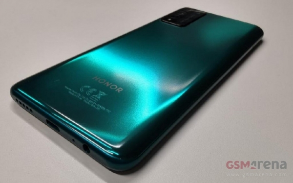 Утечка живых фото и характеристик загадочного Honor X