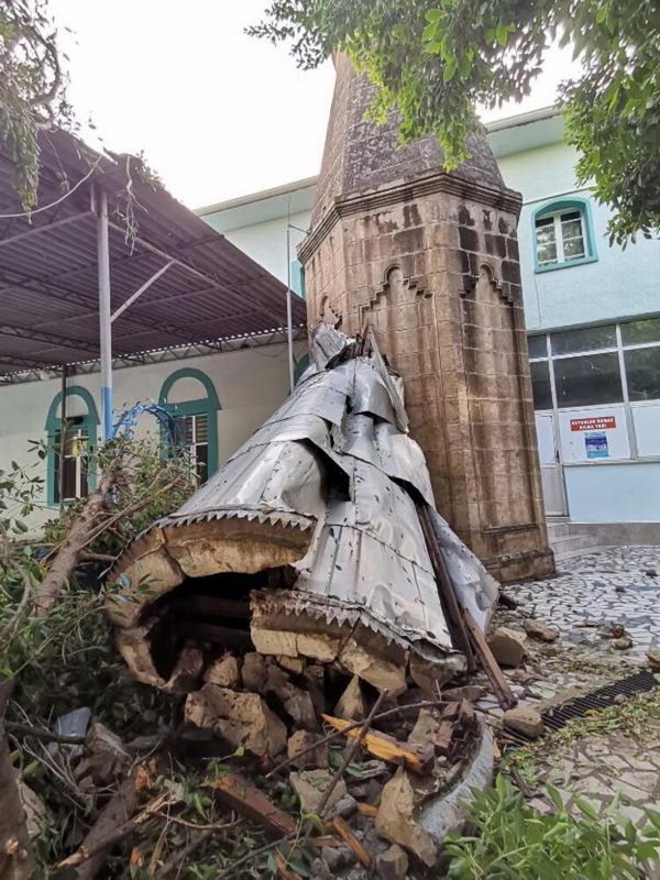 Турция пострадала от стихии, возле Аляски – сильное землетрясение