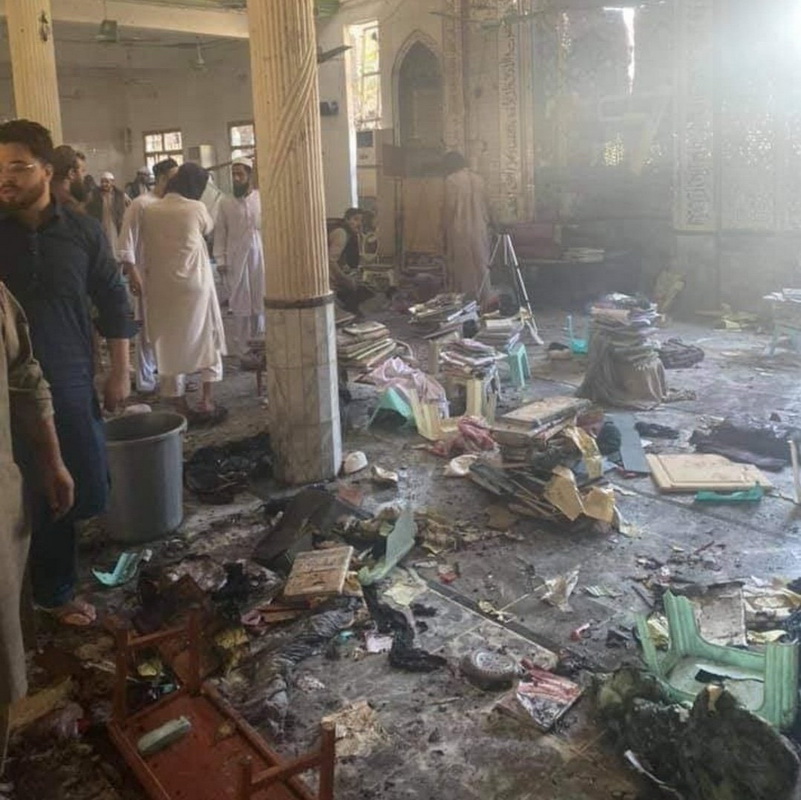 В Пакистане взорвали религиозную школу, много жертв