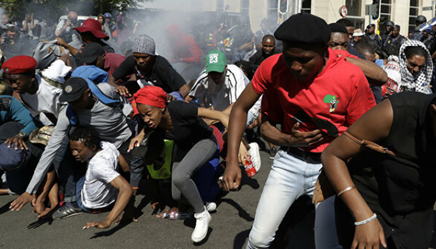 В Уганде и Таиланде – массовые беспорядки, много пострадавших