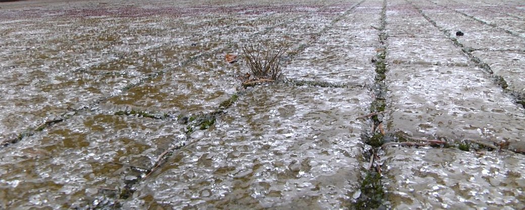 В Украине – ураган и гололёд, Турцию замело, а Венецию затопило