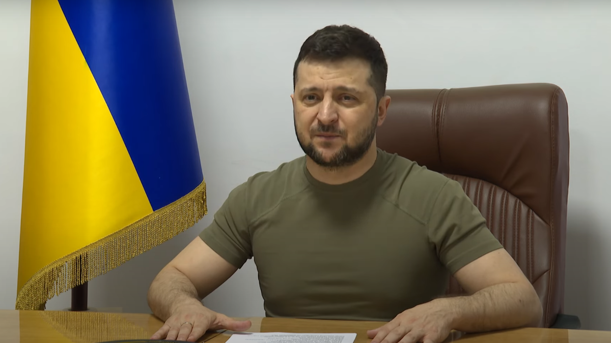 «Российские военные сомневаются в своей способности сломить нас, и мы делаем всё, чтобы их сомнения оправдались», – новое обращение Владимира Зеленского