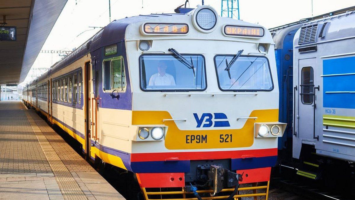«Укрзализныця» предупредила о задержке более 20 поездов: список
