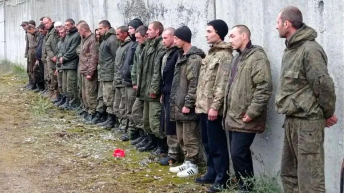 «Хочу жить»: почти 10 тысяч российских военных захотели сдаться в украинский плен