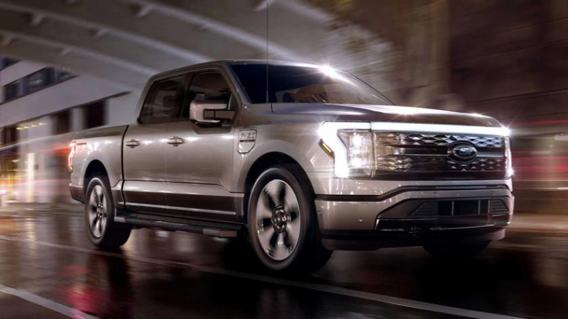 Ford отзывает 18 пикапов F-150 Lightning 2023 года из-за опасности возгорания