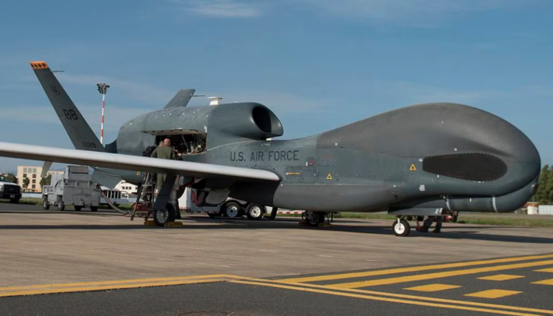 НАТО держит разведывательные самолеты RQ-4B Global Hawk, EP-3E Aries II и EL/W-2085 над Черным морем