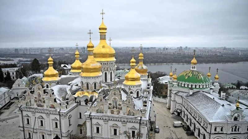 У монахов еще есть шанс пожить в Киево-Печерской Лавре - Минкультуры