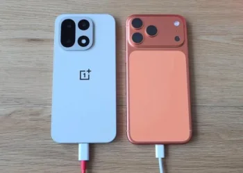 Флагман Apple и тут уступил китайцам: iPhone 17 Pro Max заряжается в два раза медленнее OnePlus 15 при гораздо меньшей емкости аккумулятора