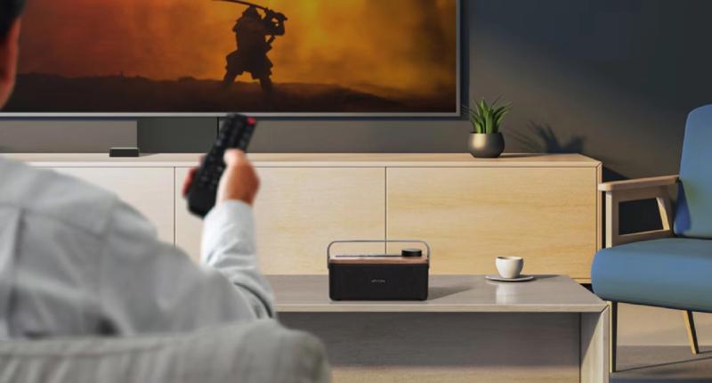 JVC Kenwood представила Victor SP-WS10BT — беспроводную универсальную акустику для комфортного восприятия диалогов без повышения громкости