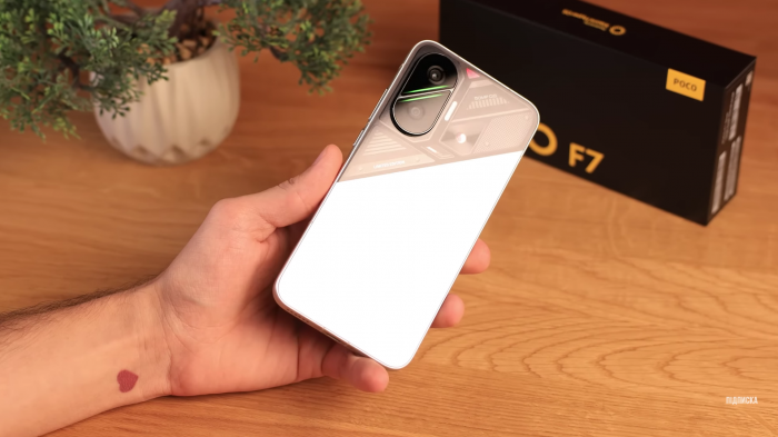 Обзор Poco F7 – легендарный убийца флагманов 2025 года