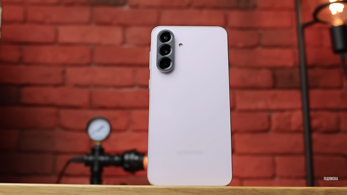 Обзор Samsung Galaxy A56 – лучший смартфон до 20 000 грн