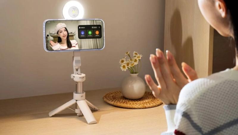 Oppo представила Magnetic Halo Flash Light — необычный аксессуар для подсветки при создании фото и видеоконтента