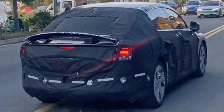 Smart начал испытания своего первого седана