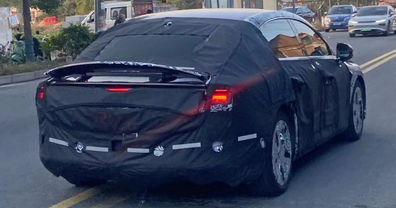 Smart начал испытания своего первого седана