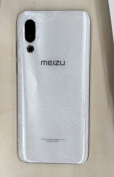 Meizu 16s разбили на следующий день после анонса