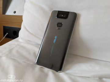 Распаковка ASUS Zenfone 6 на фото от Mobiltelefon.ru