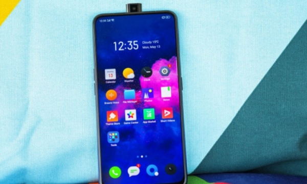 Realme X – недорогой смартфон с AMOLED-дисплеем и выдвижной камерой